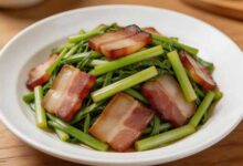 藜蒿炒腊肉-无忧舍-食间旅行者
